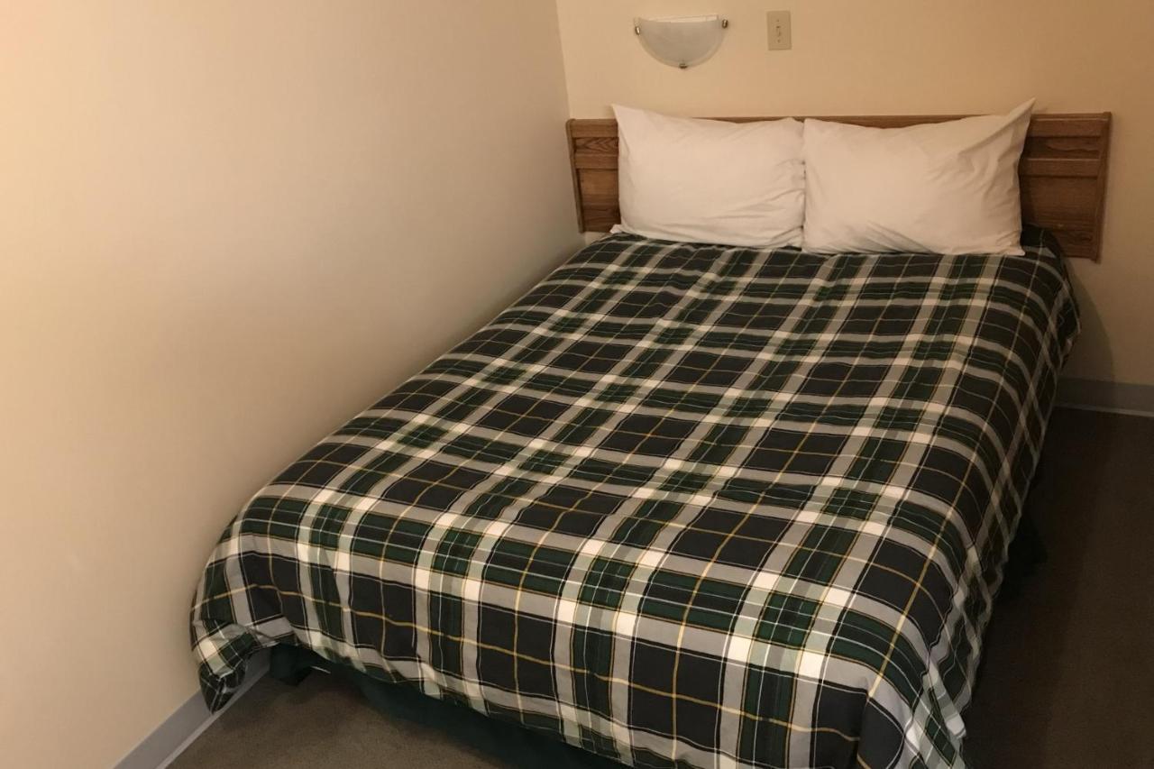 The Griz Inn By Park Vacation Management ファーニー エクステリア 写真