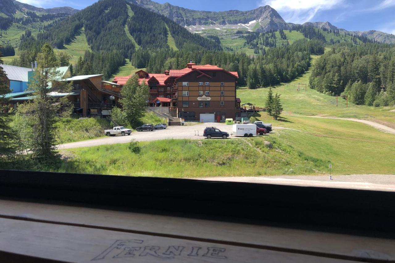 The Griz Inn By Park Vacation Management ファーニー エクステリア 写真