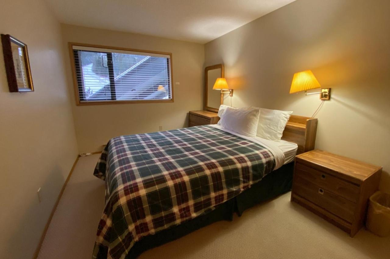 The Griz Inn By Park Vacation Management ファーニー エクステリア 写真