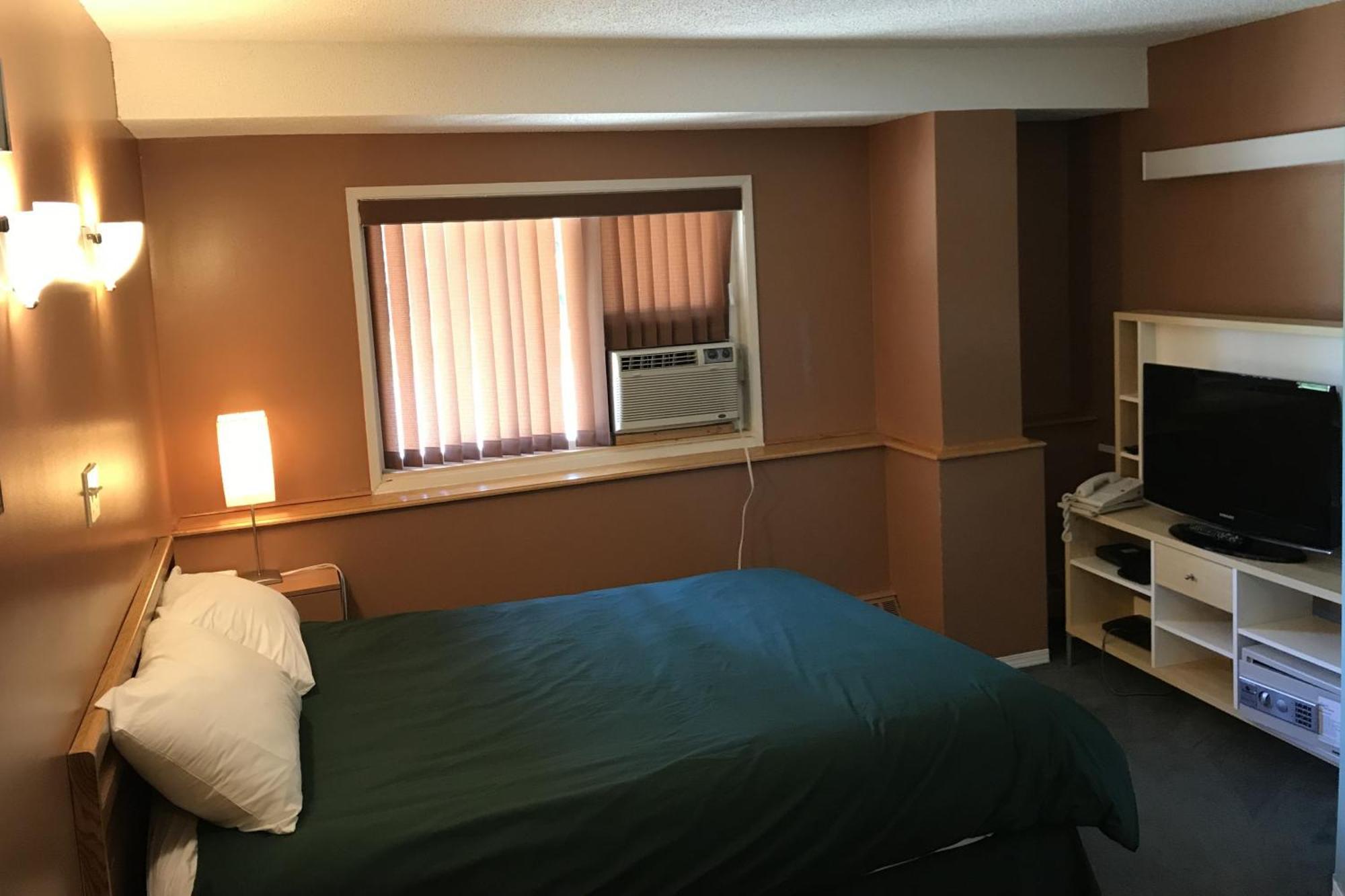 The Griz Inn By Park Vacation Management ファーニー エクステリア 写真