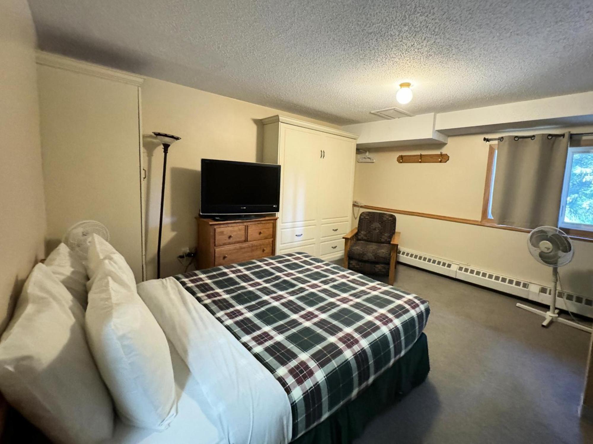 The Griz Inn By Park Vacation Management ファーニー エクステリア 写真