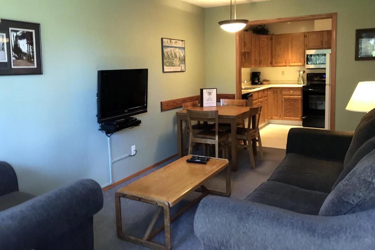 The Griz Inn By Park Vacation Management ファーニー エクステリア 写真